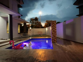 Villa with private Pool and Sauna @ Nilai